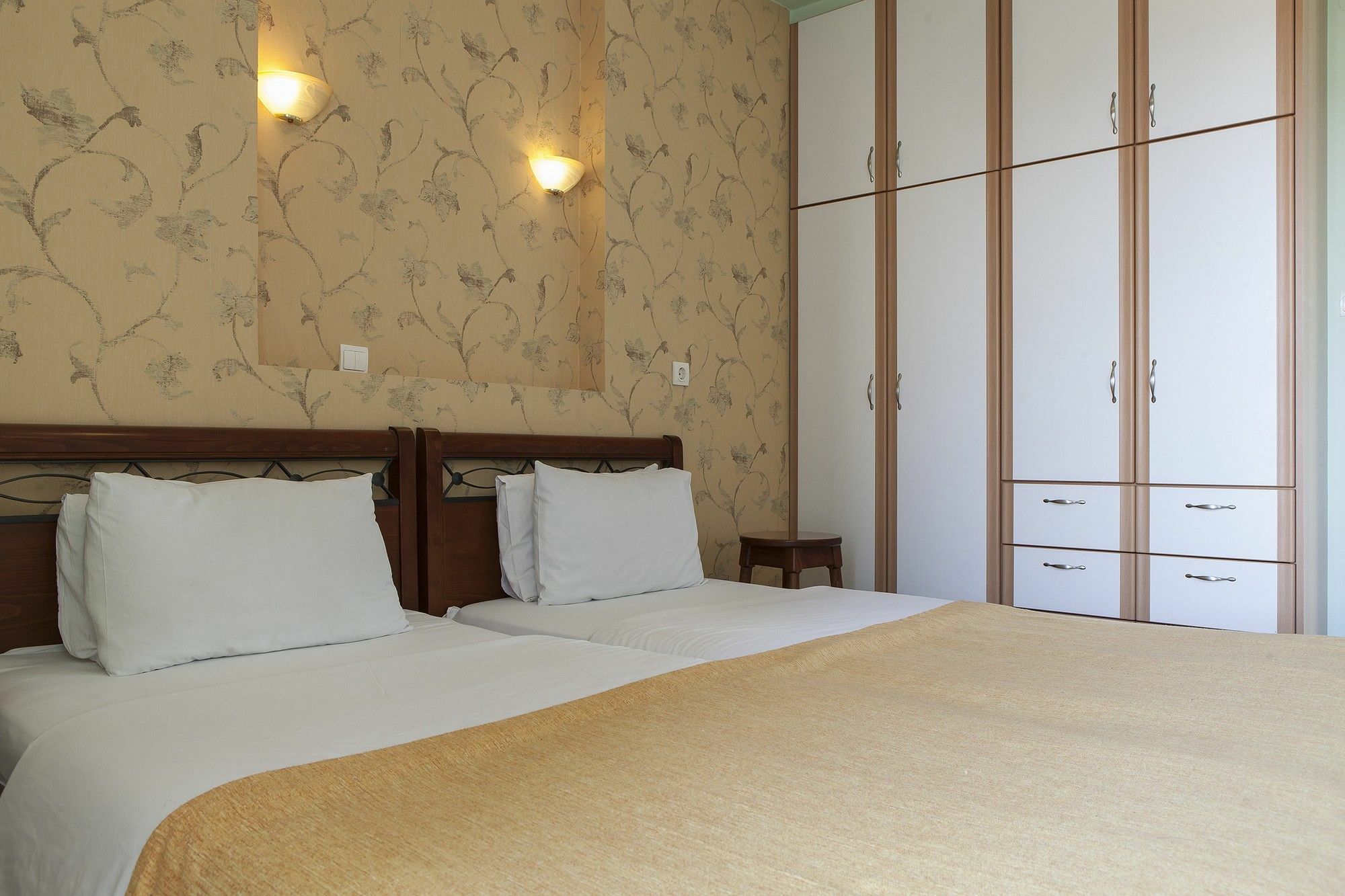 Nantin Hotel Янина Экстерьер фото