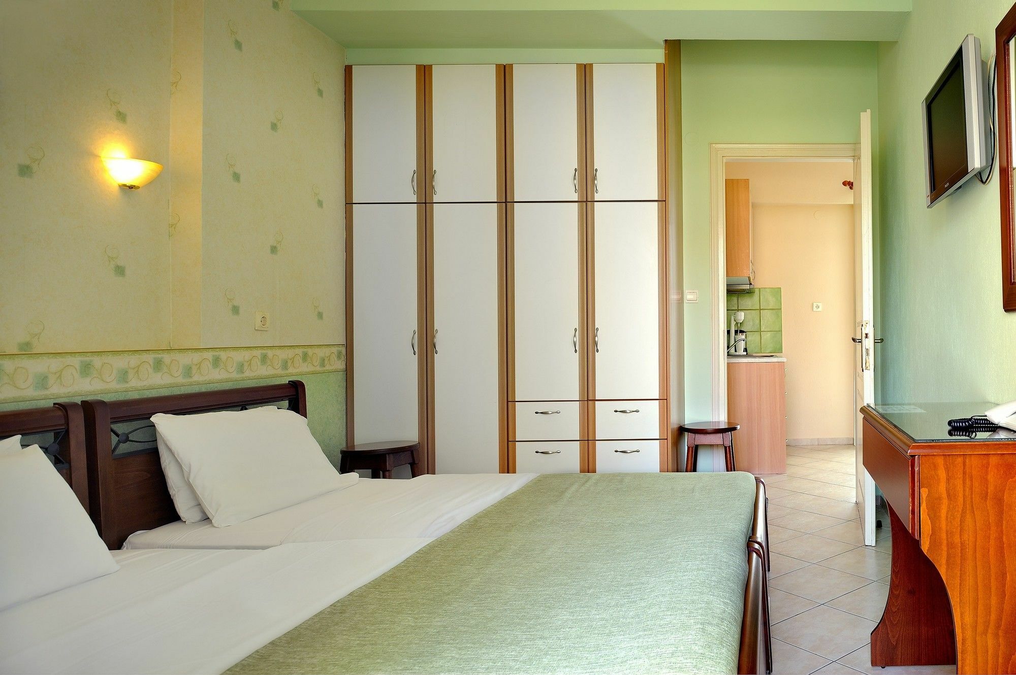 Nantin Hotel Янина Экстерьер фото